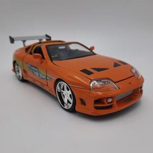 Toyota Supra naranja Rapido y Furioso